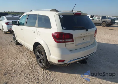 2018 Dodge Journey Crossroad z USA, uszkodzony, nr VIN 3C4PDCGG3JT379023